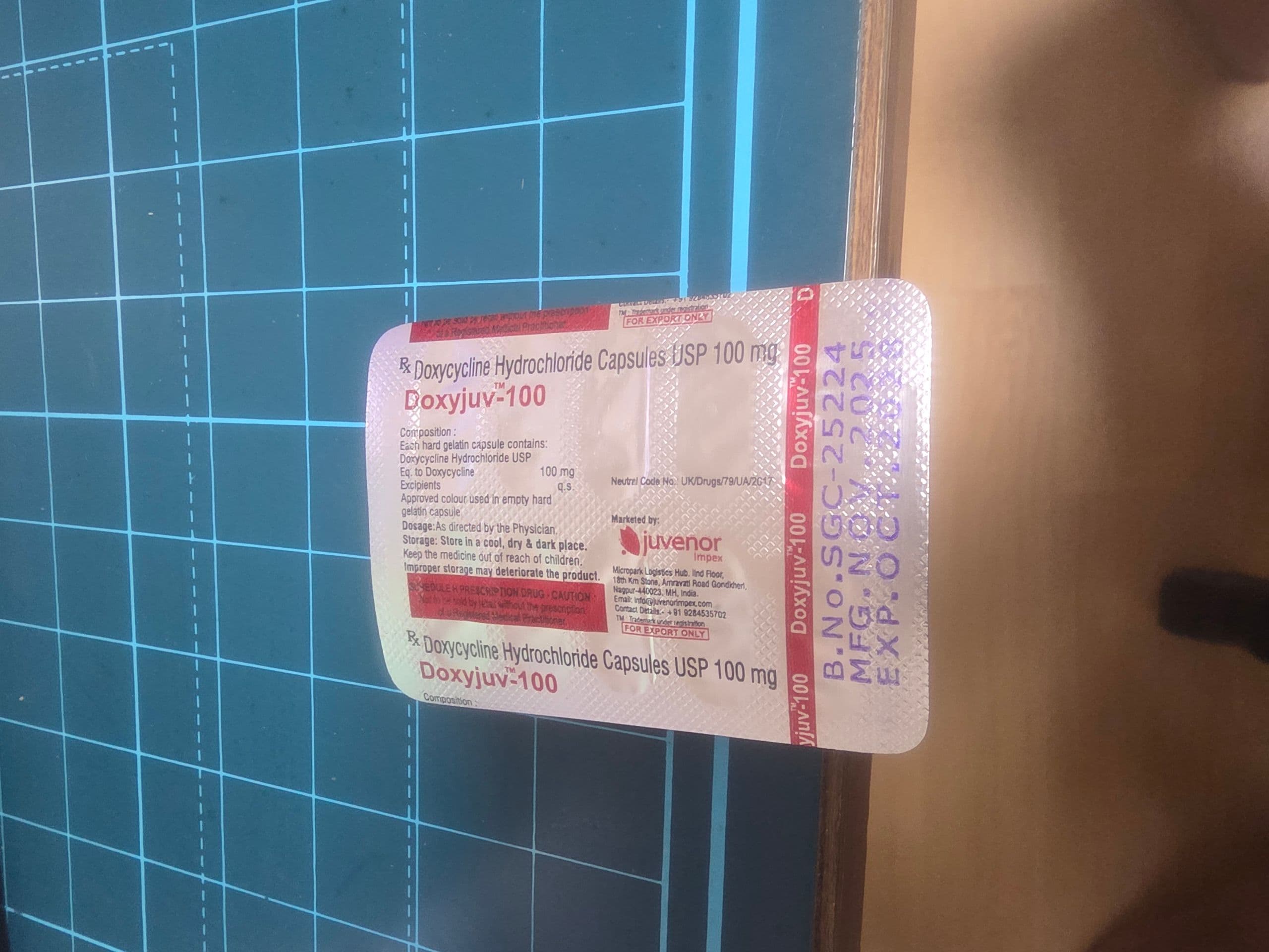 독시주브 (Doxycycline 독시사이클린 100mg) 직구 후기
